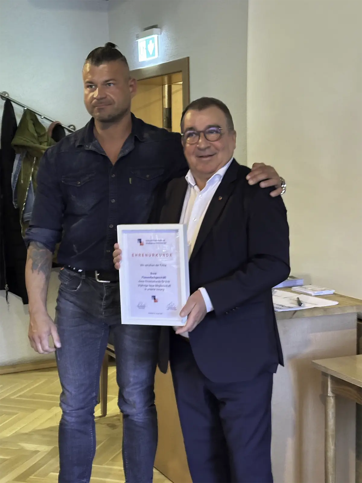 Urkunde für 50-jährige Mitgliedschaft von Bock Fliesenfachgeschäft