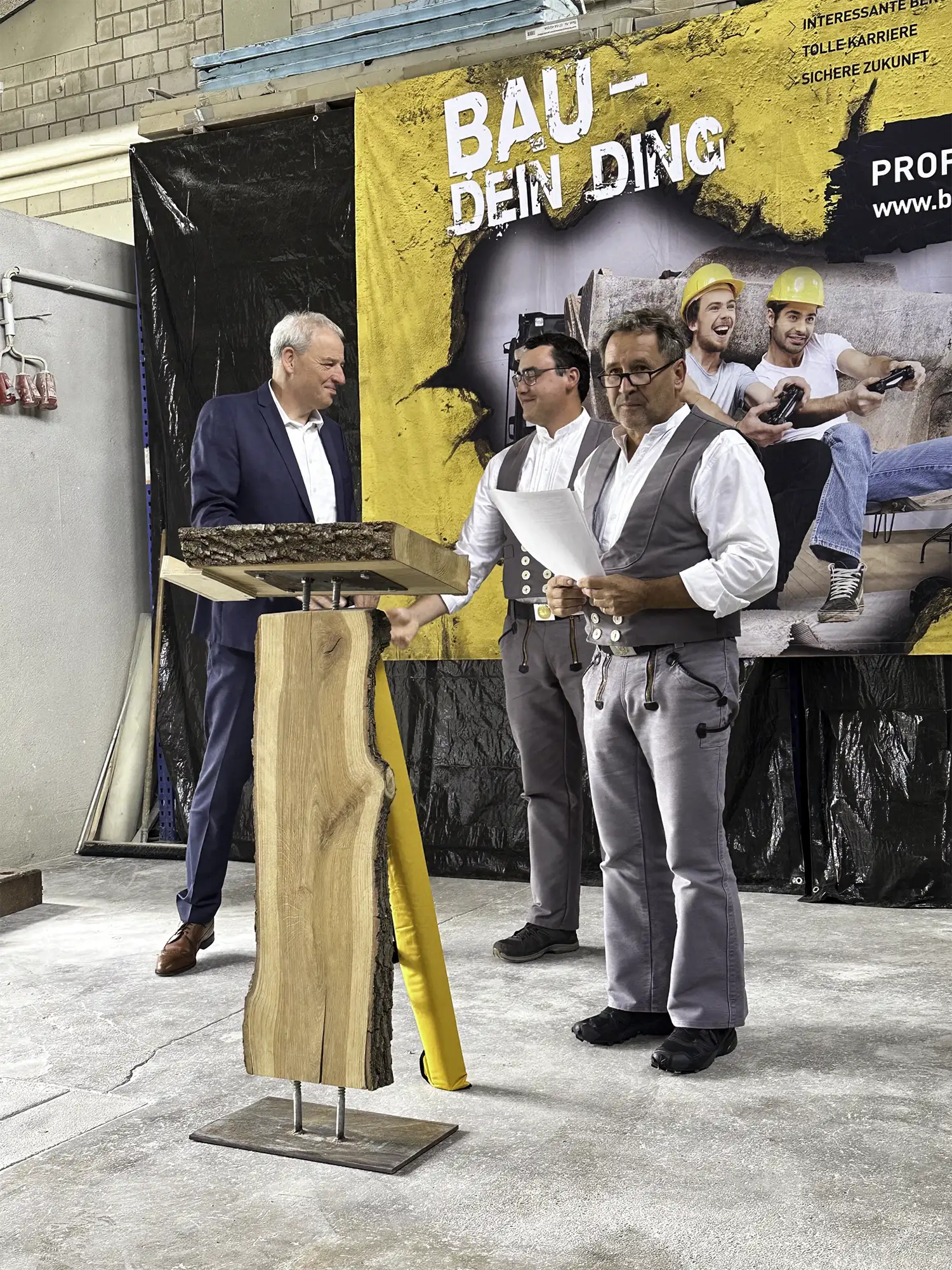 2025-07-30-lehrabschlussfeier-bauinnung-bildungszentrum-14